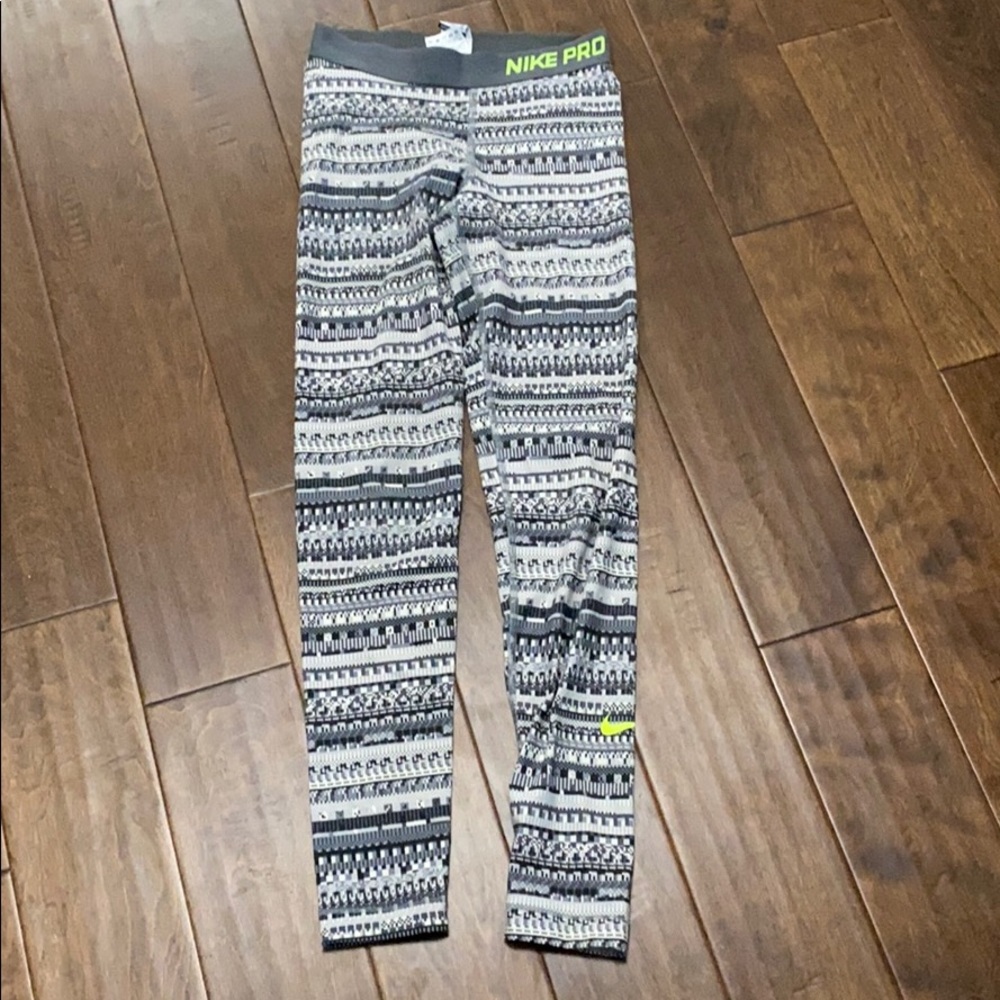 Nike Pro Dri-Fit Size Women’s Small Leggings